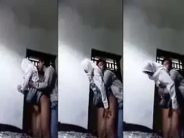 Bokep Lama Pasangan SMA Ngewe di Kamar Takut Ketahuan