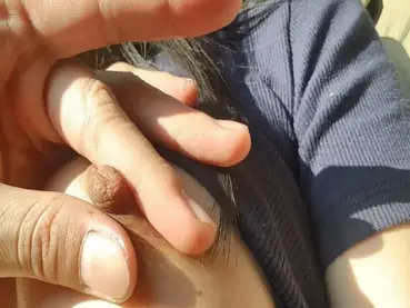 Remas Toket Gede Pakai Sweater Biru Nafsu Brutal